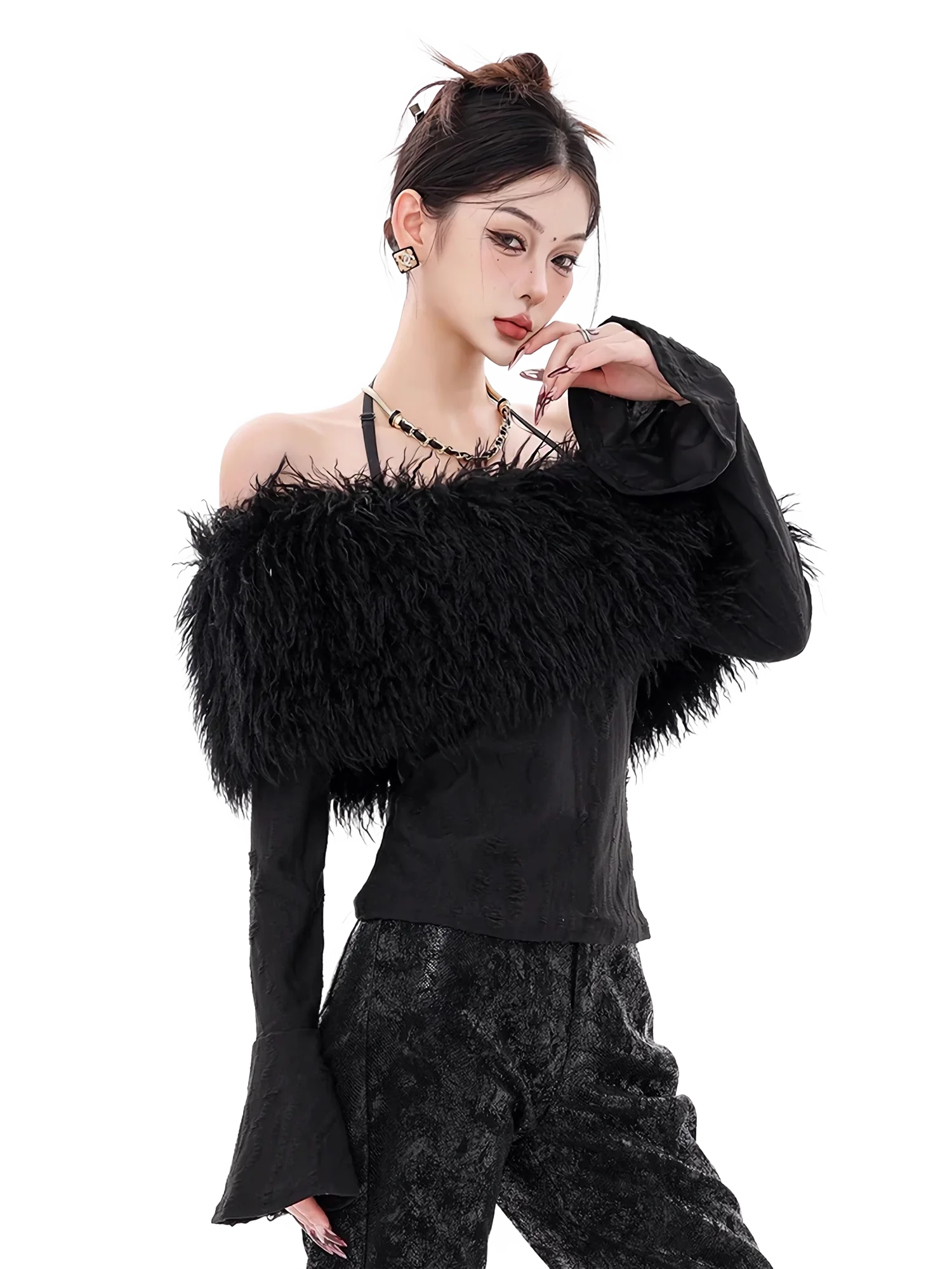 'Allure' Fur-Trimmed Off-Shoulder Top