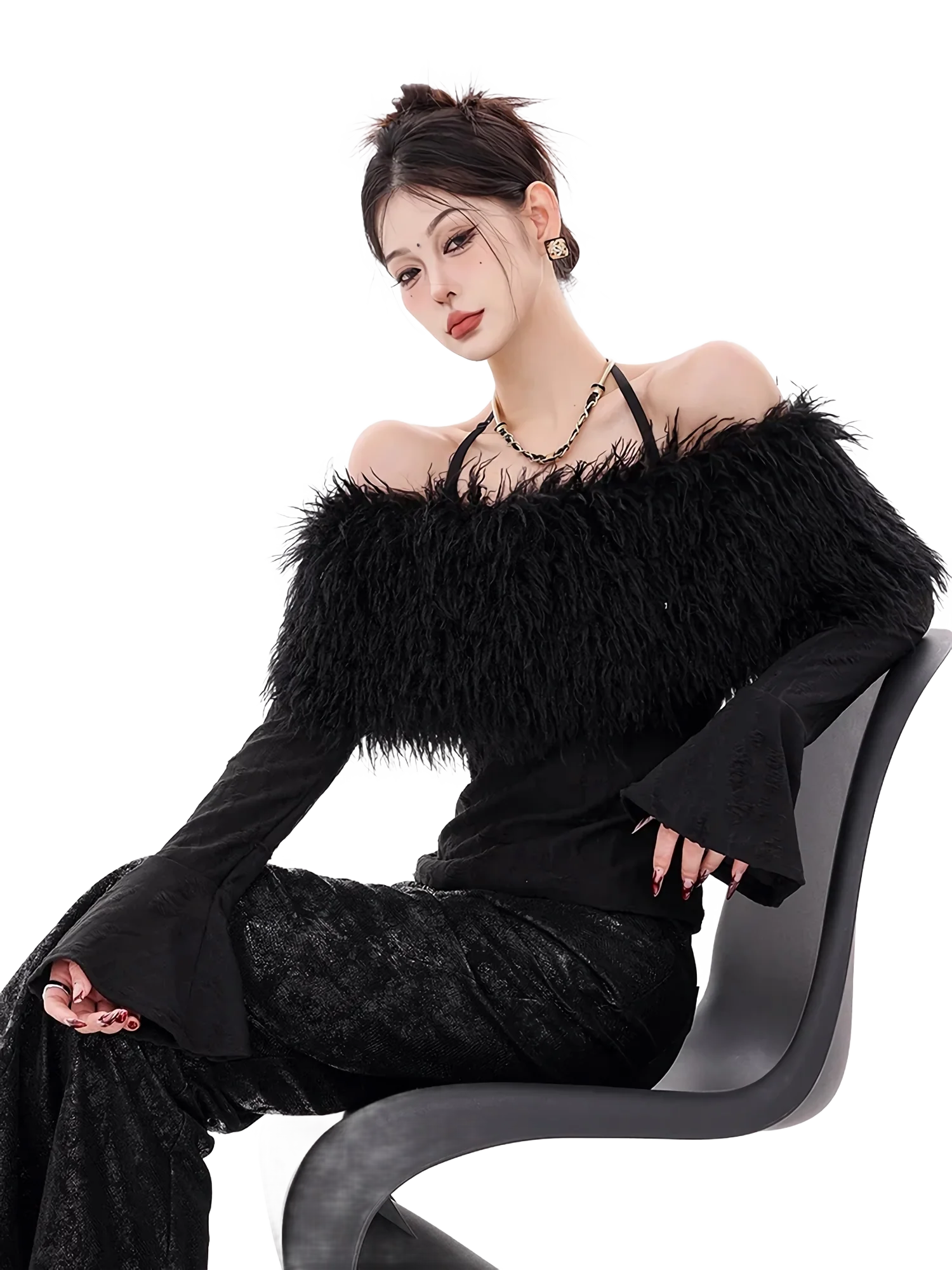 'Allure' Fur-Trimmed Off-Shoulder Top - Image 3
