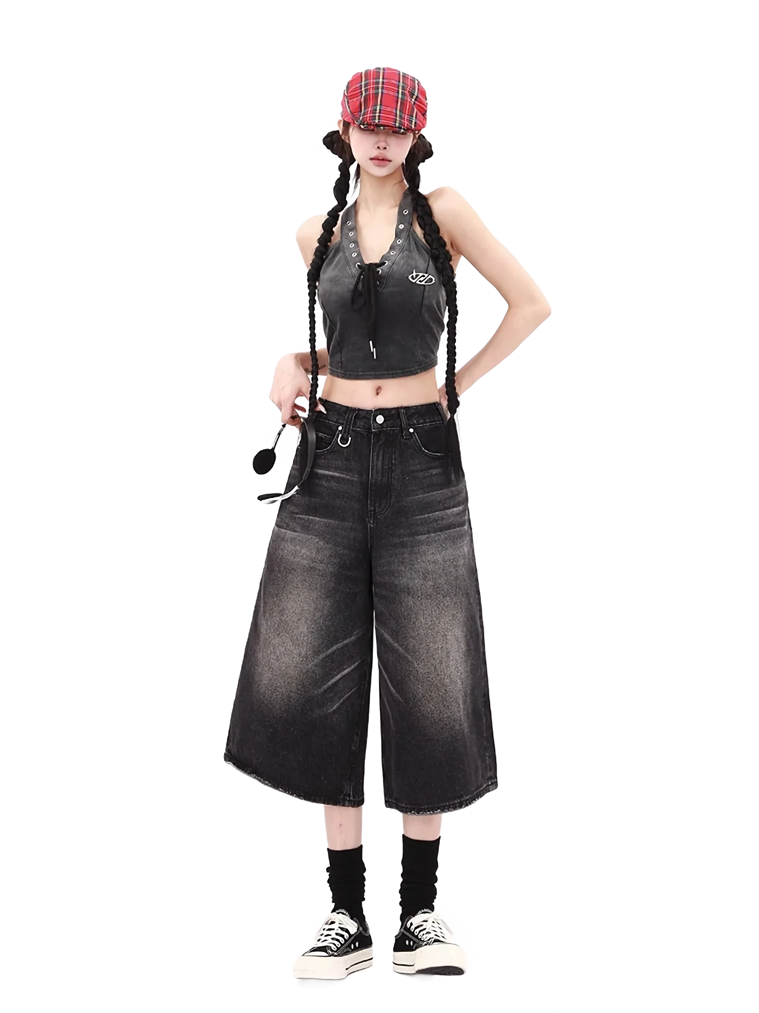 Wide-Leg Vintage Wash Black Denim Shorts - Image 4
